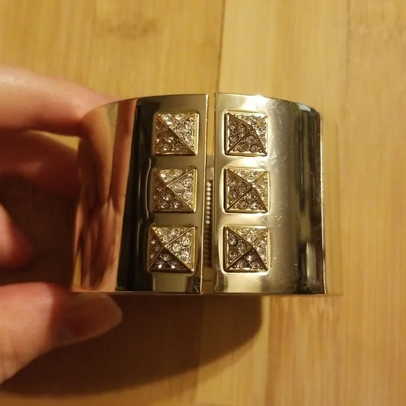 Victoria Secret Cuff Bracelet - Picture 1 of 3